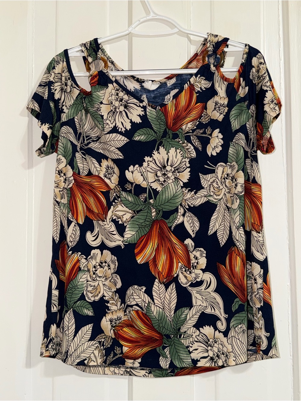 NAIF women's size large‎ Navy Cold-Shoulder Floral Tee shirt top